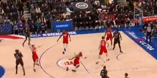 超级大乐透开奖结果-霍兰德内突外投连得5分，活塞打出一波13-1反超比分